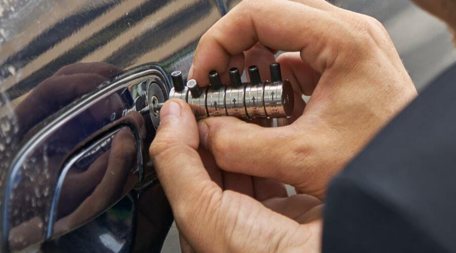 Professional residential roofers in Hoskinston, KY